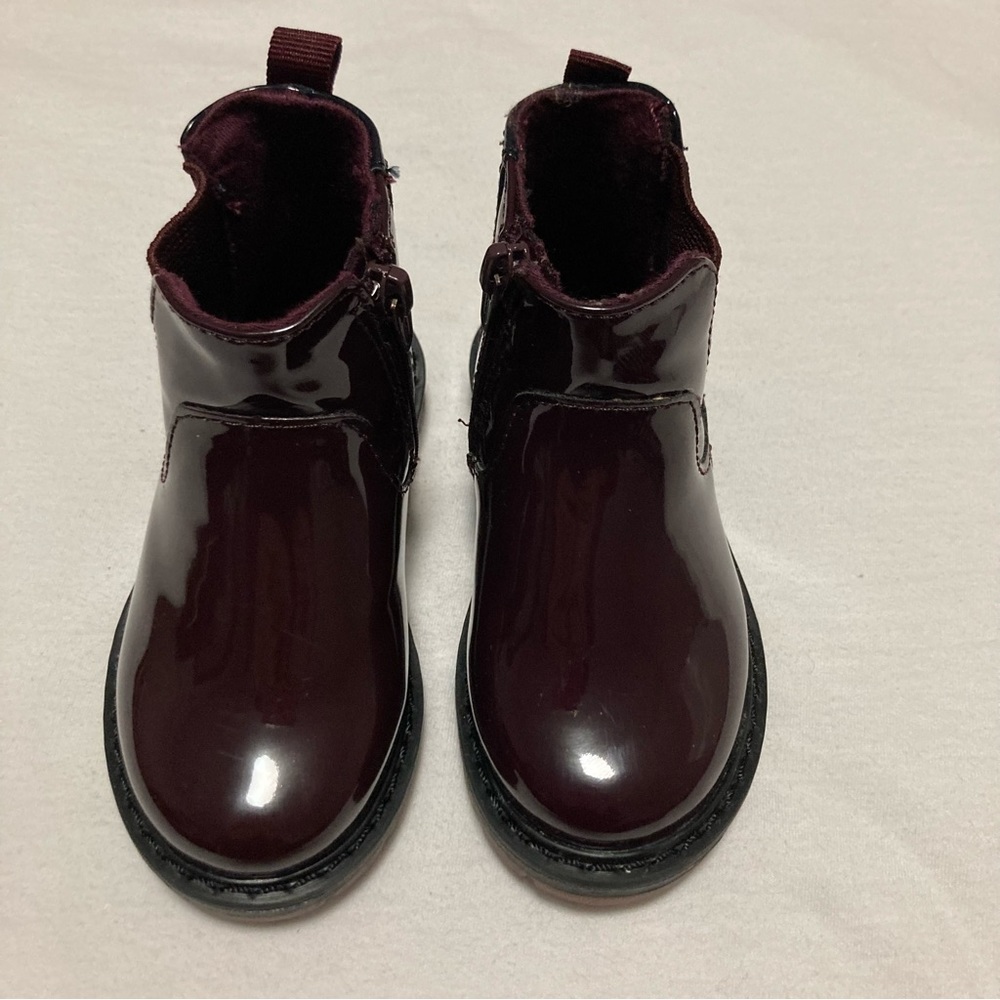 Zara toddler burgundy patent effect boots in size 20